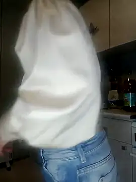Snapshot of Milen_Milf chatting on March 20, 5:36 pm Milen Milf online show from March 20, 5:36 pm
