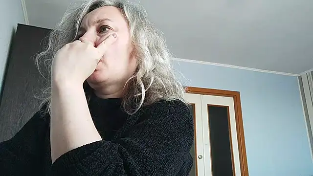 EdithManning online show from April 29, 6:28 am