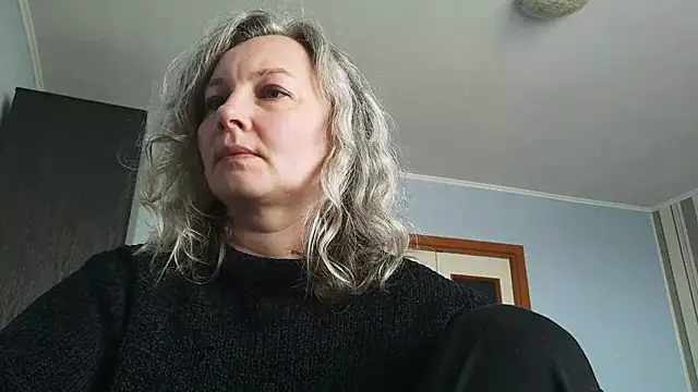 EdithManning online show from May 4, 5:14 am