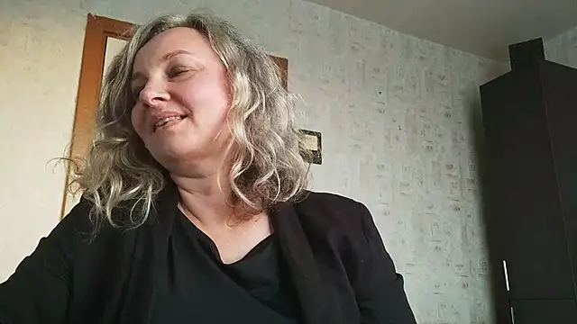 EdithManning online show from May 4, 5:20 pm
