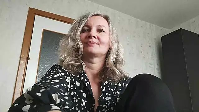 EdithManning online show from May 9, 1:49 pm