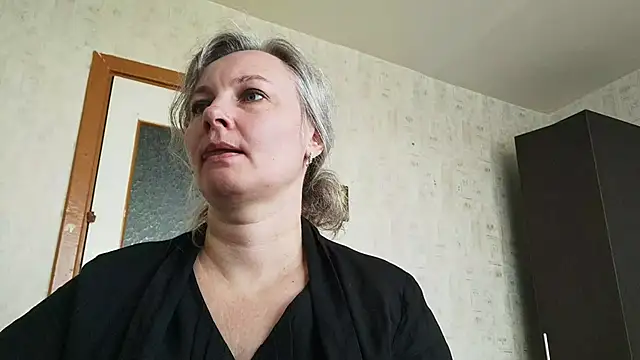 EdithManning online show from May 11, 6:30 am