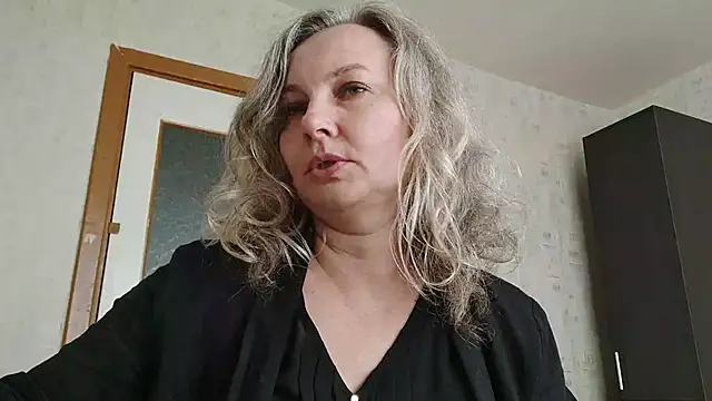 EdithManning online show from May 11, 2:45 pm