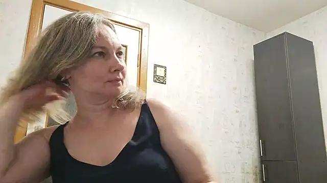 EdithManning online show from May 23, 6:23 pm