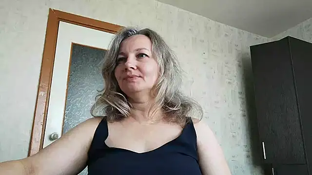 EdithManning online show from May 24, 6:29 am
