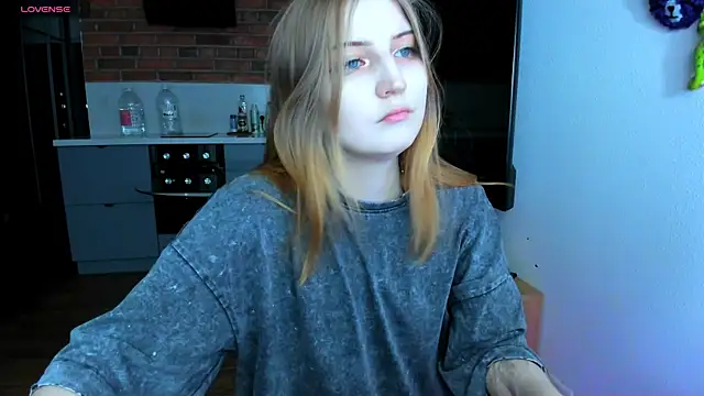 Snapshot of princessaalicc chatting on March 1, 4:44 pm princessaalicc online show from March 1, 4:44 pm