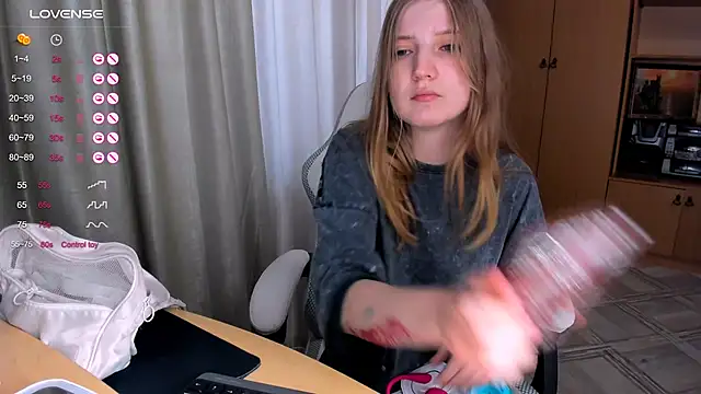 Snapshot of princessaalicc chatting on October 11, 7:40 am princessaalicc online show from October 11, 7:40 am