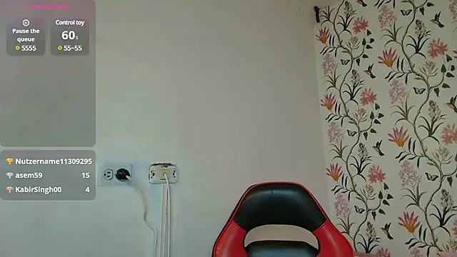 Snapshot of lucia_brown chatting on January 13, 2:21 pm lucia brown online show from January 13, 2:21 pm