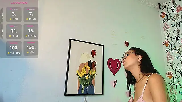 Snapshot of lucia_brown chatting on February 15, 2:44 pm lucia brown online show from February 15, 2:44 pm