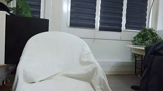 Snapshot of grossecoch chatting on April 2, 4:48 pm grossecoch online show from April 2, 4:48 pm