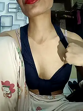 Snapshot of hotmayra12 chatting on February 11, 11:43 am hotmayra12 online show from February 11, 11:43 am