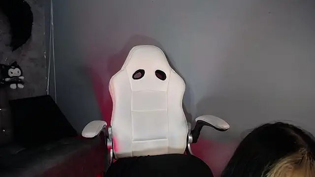 amelierouss online show from October 25, 2:19 am