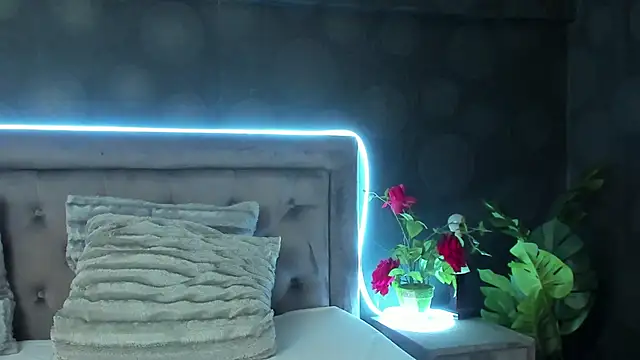 JulietShy online show from March 13, 5:11 am