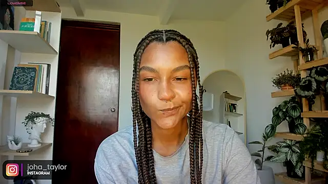 Snapshot of Johaphyton chatting on January 8, 9:34 pm Johaphyton online show from January 8, 9:34 pm