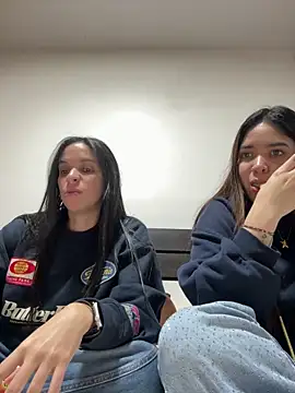 daniniescobarr online show from March 3, 9:31 pm