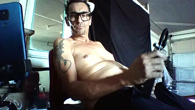 Snapshot of Pumpndeep chatting on September 8, 7:46 pm Pumpndeep online show from September 8, 7:46 pm