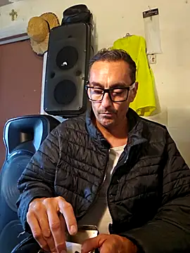 Snapshot of Pumpndeep chatting on October 27, 6:56 pm Pumpndeep online show from October 27, 6:56 pm