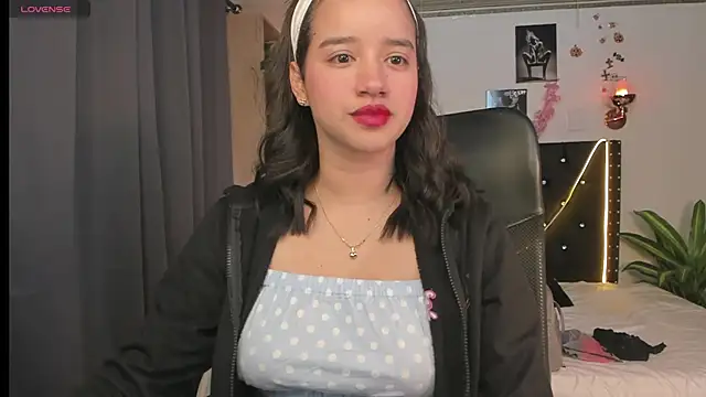 emilyrouxe online show from March 7, 2:12 pm