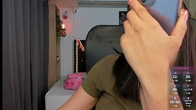 emilyrouxe online show from March 20, 7:14 pm