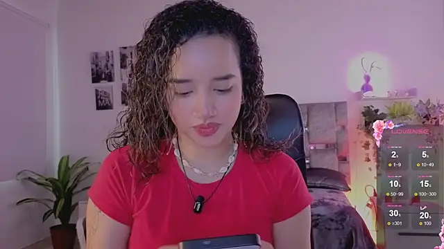 emilyrouxe online show from July 21, 3:47 pm