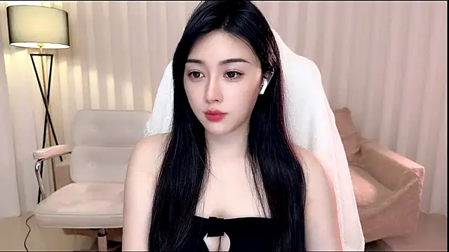 Snapshot of K-moumou chatting on April 2, 5:10 pm K-moumou online show from April 2, 5:10 pm