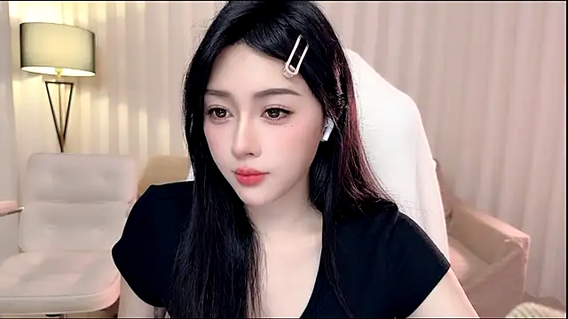 Snapshot of K-moumou chatting on April 8, 3:56 pm K-moumou online show from April 8, 3:56 pm