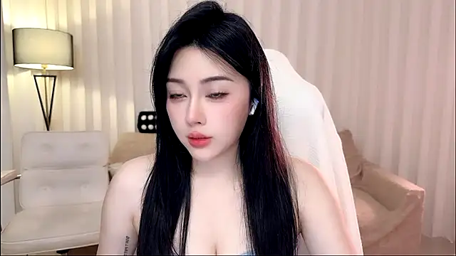 Snapshot of K-moumou chatting on May 8, 4:01 pm K-moumou online show from May 8, 4:01 pm