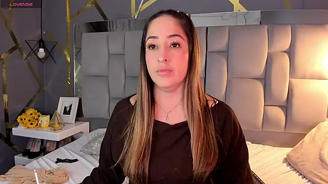 Snapshot of AliceSteel12 chatting on October 14, 11:27 pm AliceSteel12 online show from October 14, 11:27 pm