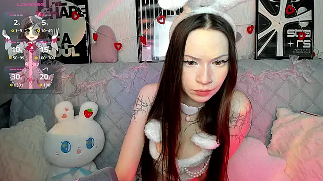 Snapshot of KittiMissi chatting on April 4, 3:09 pm KittiMissi online show from April 4, 3:09 pm