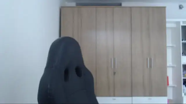 RoxanaLove9 online show from September 14, 6:29 pm