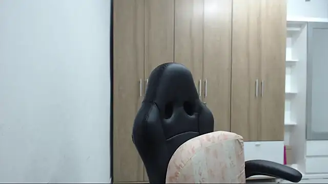 RoxanaLove9 online show from November 20, 1:28 am