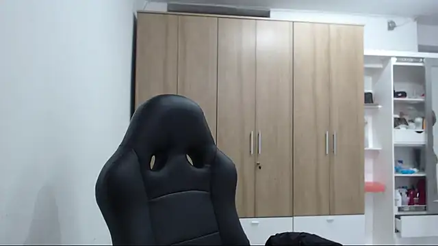 RoxanaLove9 online show from February 22, 7:12 pm