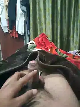 Snapshot of auntykichut6969 chatting on April 8, 8:25 am auntykichut6969 online show from April 8, 8:25 am