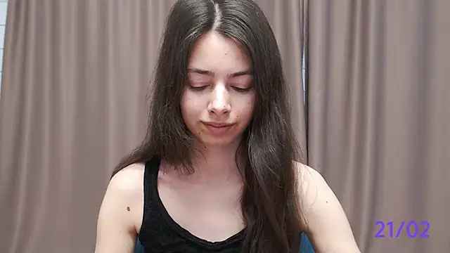 Snapshot of sweet_sweet_angel chatting on February 21, 8:07 am sweet sweet angel online show from February 21, 8:07 am