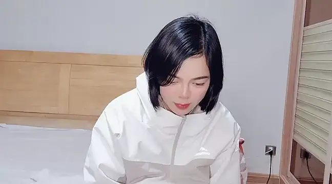 Linda-LL online show from February 3, 1:30 pm