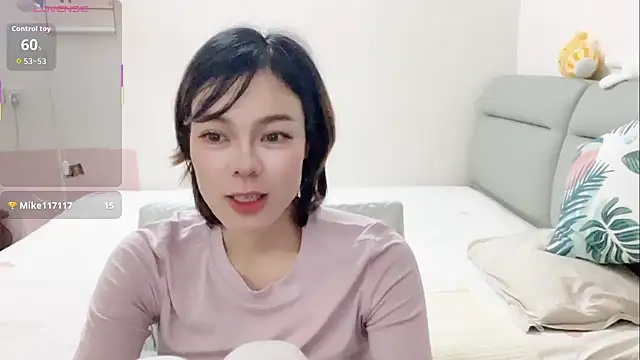 Snapshot of Linda-LL chatting on April 21, 10:54 am Linda-LL online show from April 21, 10:54 am
