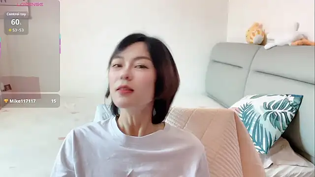 Snapshot of Linda-LL chatting on April 22, 6:49 am Linda-LL online show from April 22, 6:49 am