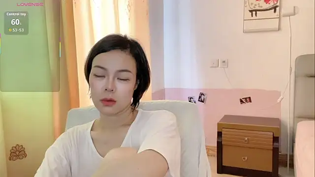 Linda-LL online show from June 17, 2:14 am