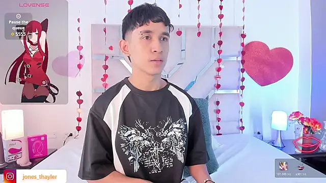 Snapshot of Thayler_jones chatting on February 19, 11:17 am Thayler jones online show from February 19, 11:17 am