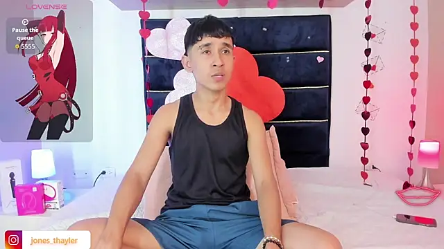 Snapshot of Thayler_jones chatting on February 23, 9:34 pm Thayler jones online show from February 23, 9:34 pm