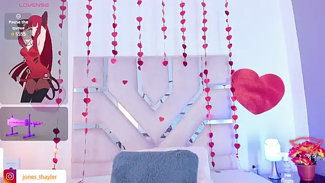 Snapshot of Thayler_jones chatting on February 28, 11:22 am Thayler jones online show from February 28, 11:22 am