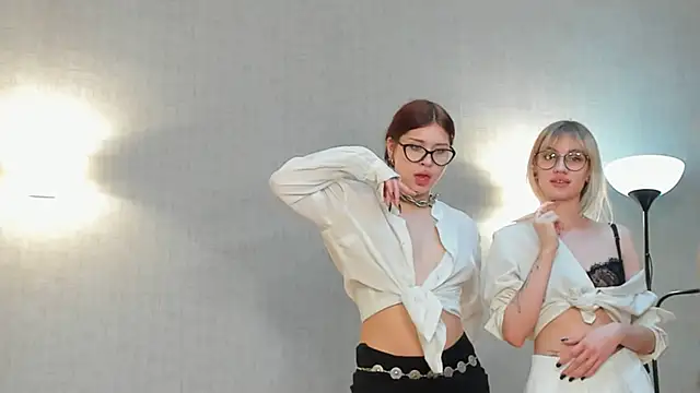 lina x x online show from March 1, 10:45 am