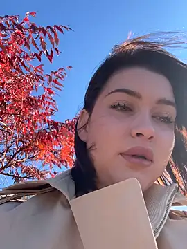 KikiWatson online show from November 1, 7:10 am