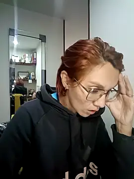 your red rose  online show from February 28, 9:23 pm