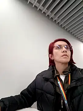 your red rose  online show from March 6, 9:09 pm