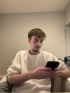 Snapshot of plumboyee chatting on December 10, 9:33 pm plumboyee online show from December 10, 9:33 pm