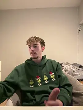 Snapshot of plumboyee chatting on December 12, 7:26 pm plumboyee online show from December 12, 7:26 pm