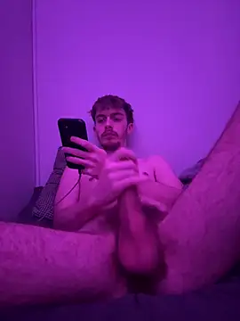 Snapshot of plumboyee chatting on December 15, 10:47 pm plumboyee online show from December 15, 10:47 pm