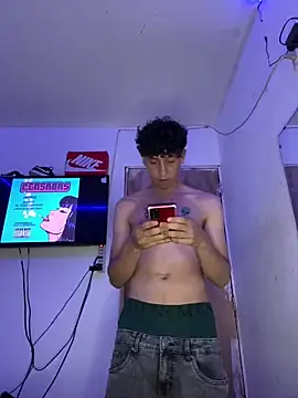 Snapshot of LatinBoysxxx chatting on March 5, 10:43 pm LatinBoysxxx online show from March 5, 10:43 pm