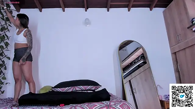 medussa13  online show from January 16, 2:10 pm